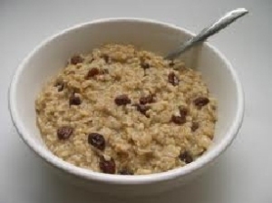 Oatmeal and fruit is a hearty and healthy meal.
